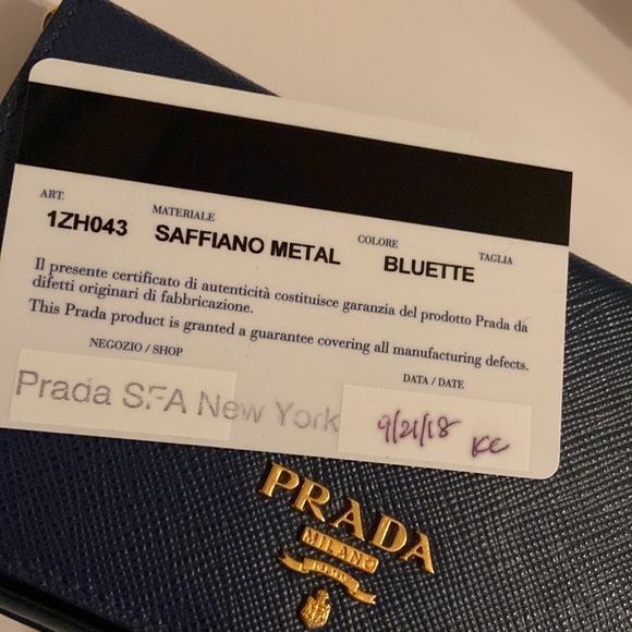 Authentic Prada I phone case plus Wallet/wristlet - Picture 8 of 11